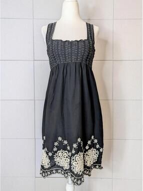 Vintage y2k cotton smocked babydoll dress w/ floral embroidery